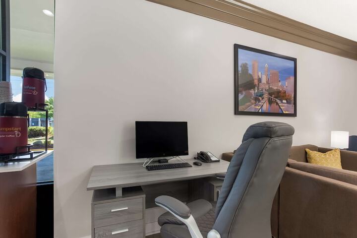 Business Center 40 of 40