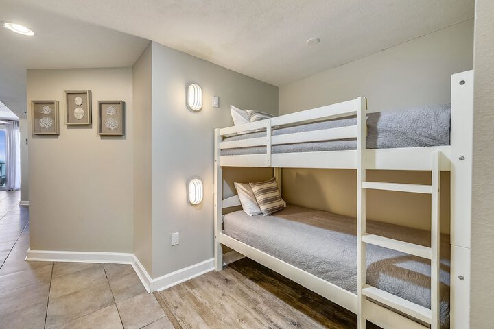 Room 132 of 308