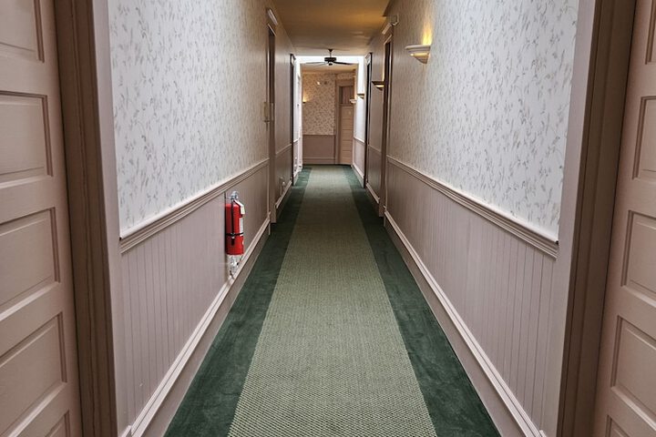 Hotel Planter