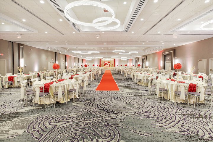 Holiday Inn Chicago Nw Crystal Lk Convention Center by IHG