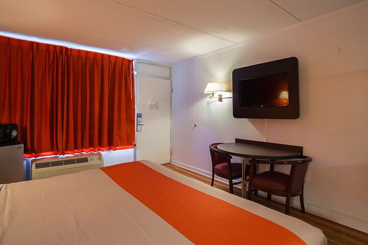 Room 30 of 32