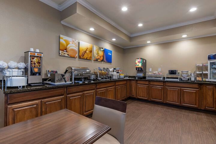 Comfort Inn & Suites Waterloo - Cedar Falls
