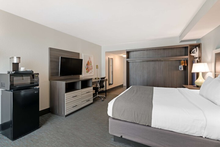 Room 43 of 51