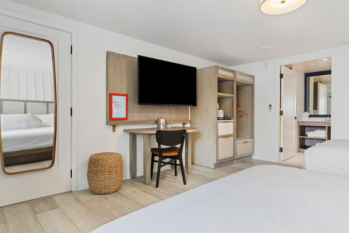 Room 33 of 45