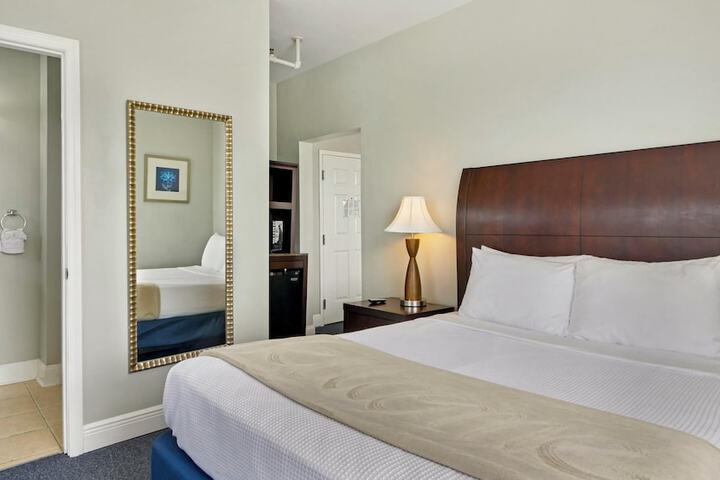 Crystal Bay Historic Hotel
