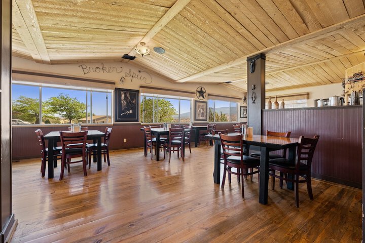 Broken Spur Inn & Steakhouse