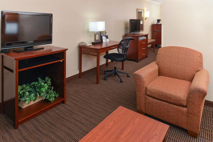 Best Western Plus Landmark Inn