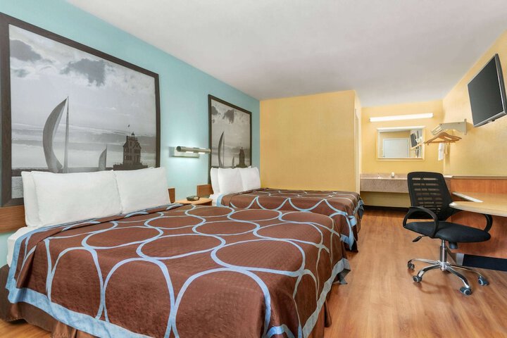 Room 12 of 19