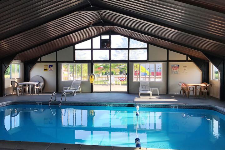 Pool 4 of 27
