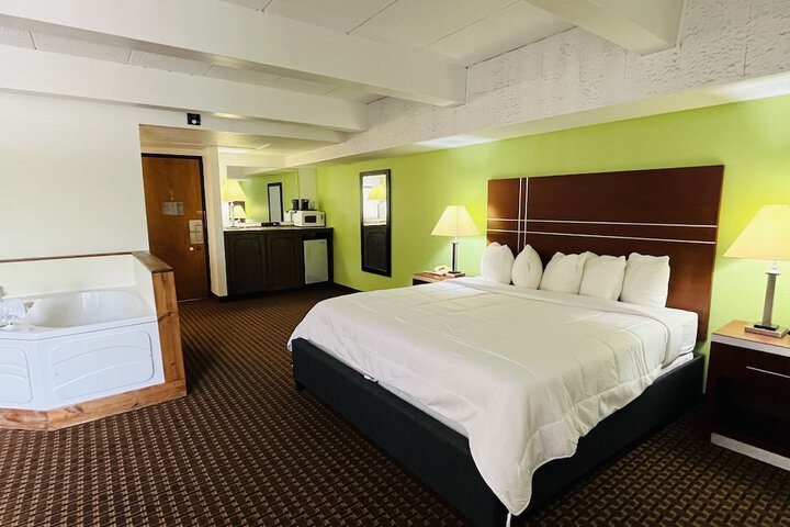 Room 5 of 7