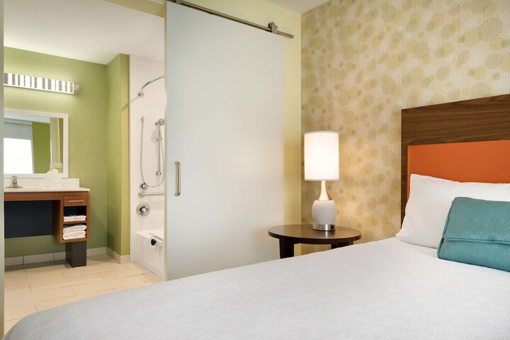 Room 16 of 33