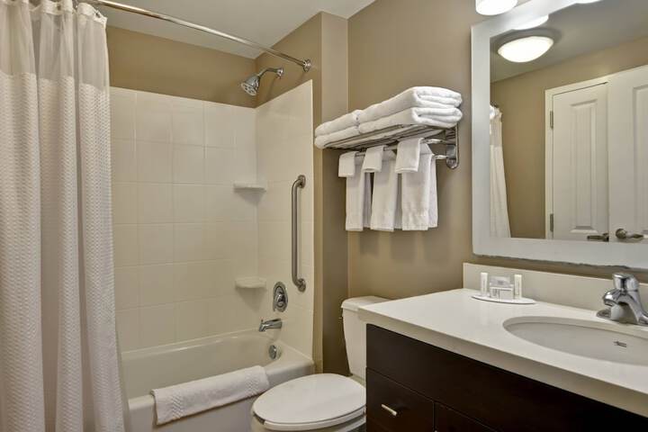 Room 33 of 49