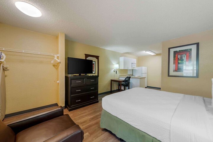 Room 18 of 26
