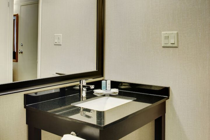 Room 15 of 25
