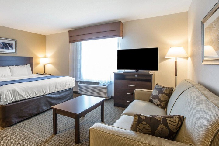 Room 20 of 33