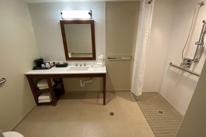 Room 16 of 25