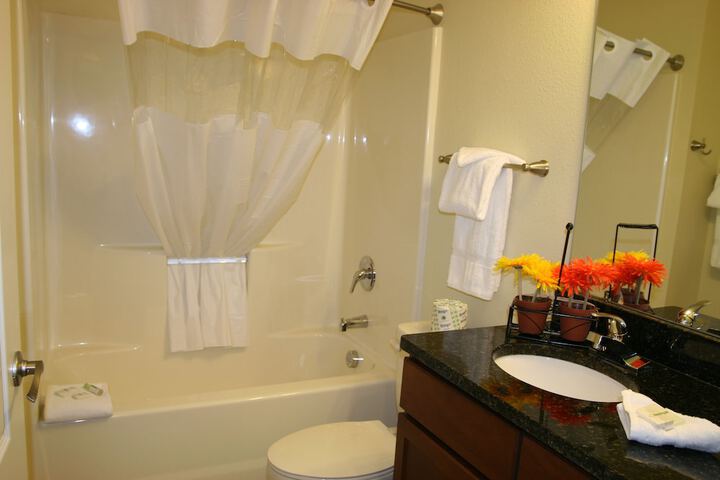 Room 10 of 34