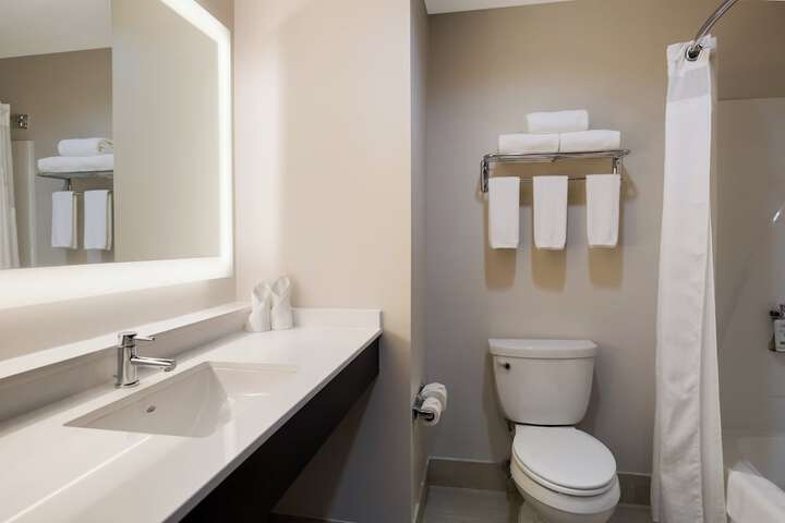Holiday Inn Express and Suites Newton by IHG