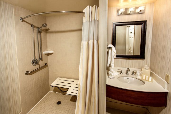 Room 52 of 115