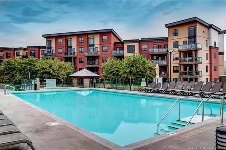 Pool 4 of 30