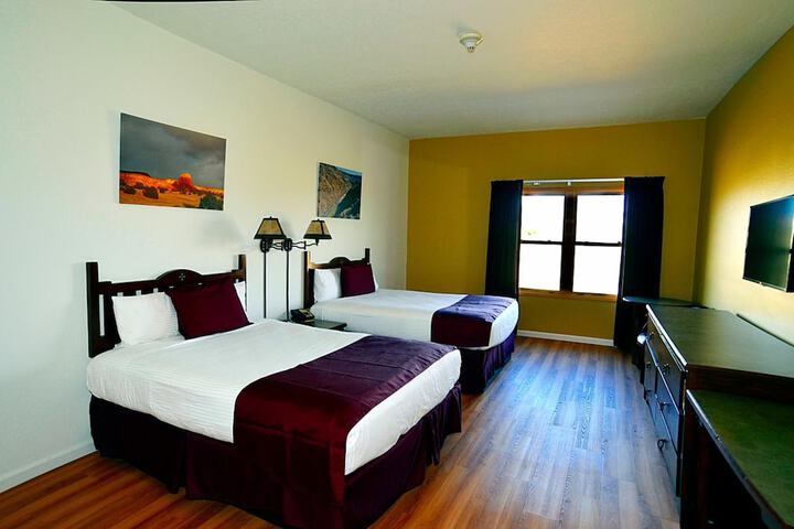 Room 9 of 28