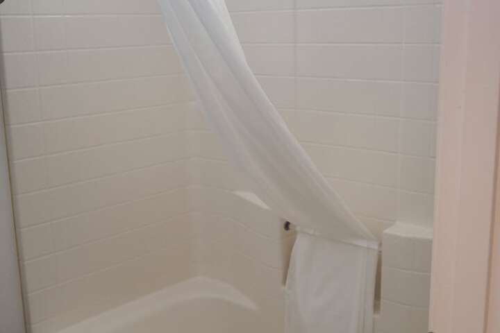 Room 10 of 25