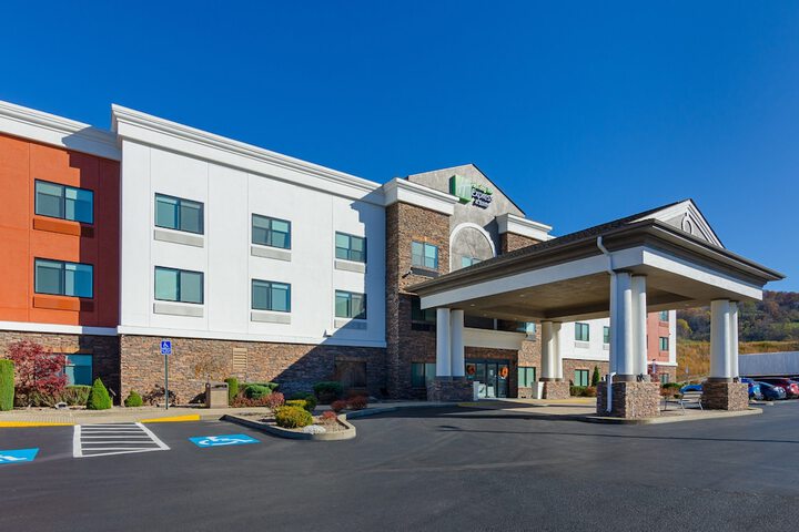 Holiday Inn Express Hotel & Suites Weston by IHG