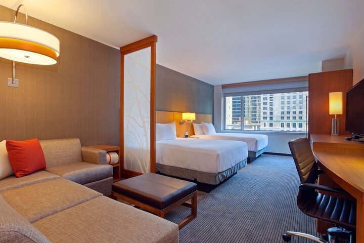 Room 21 of 38