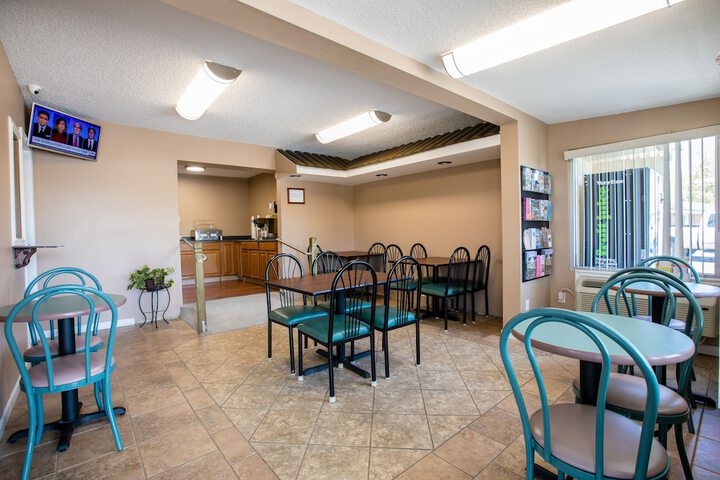 Relax Inn & Suites