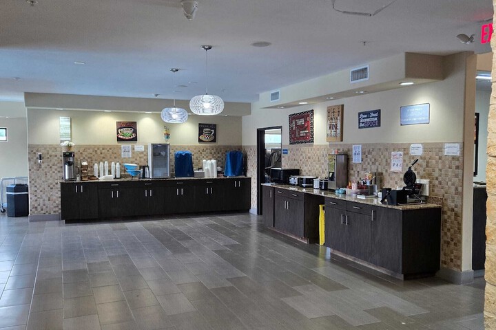 Karnes City Lodge