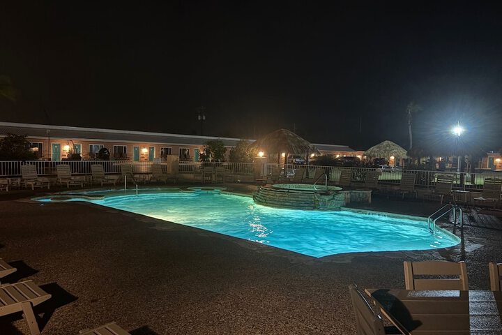 Shark Reef Resort Motel & Cottages