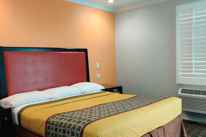Room 40 of 51