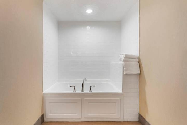 Comfort Inn & Suites LaVale - Cumberland