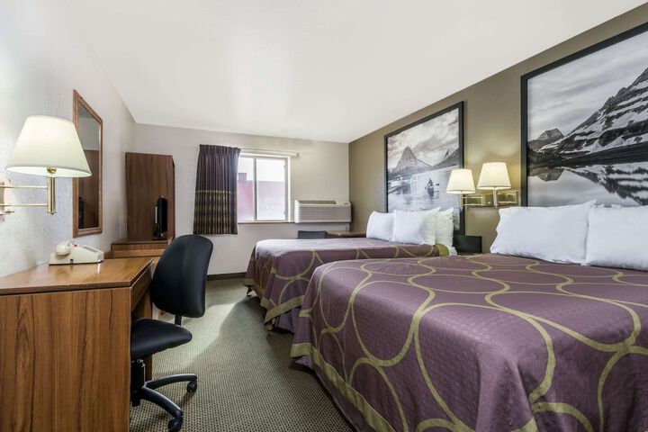 Room 14 of 16