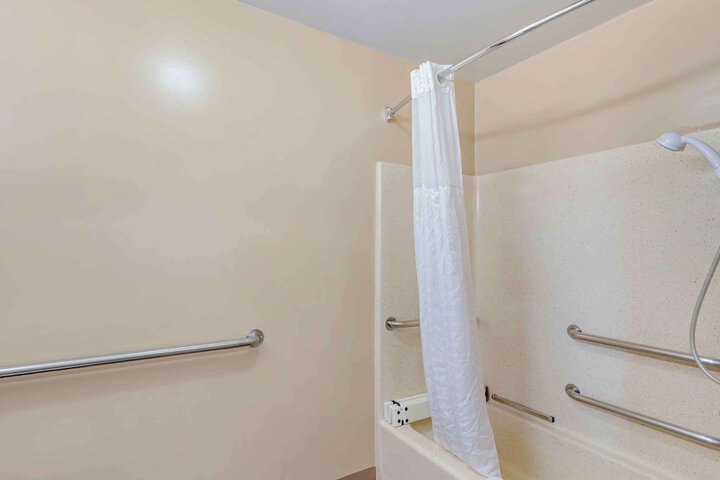 Room 13 of 29
