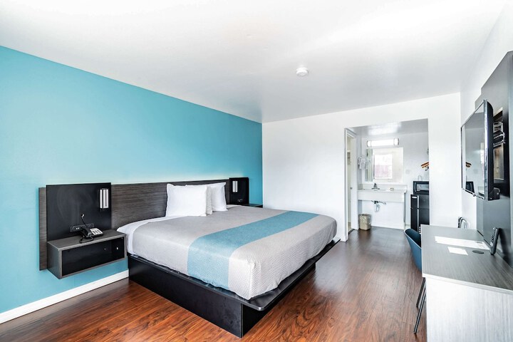Room 16 of 22