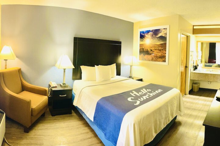 Days Inn by Wyndham Easley / Greenville/Clemson Area