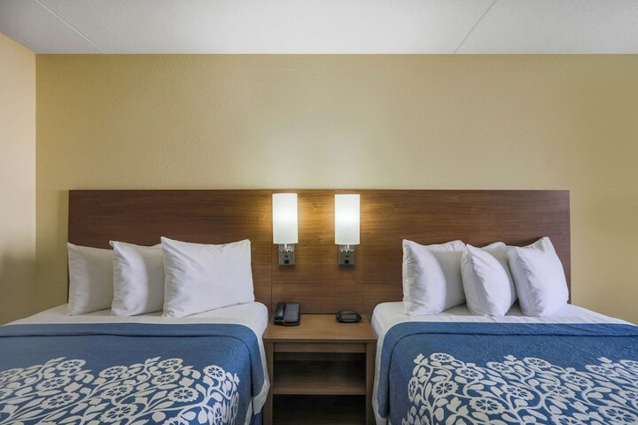 Room 5 of 12