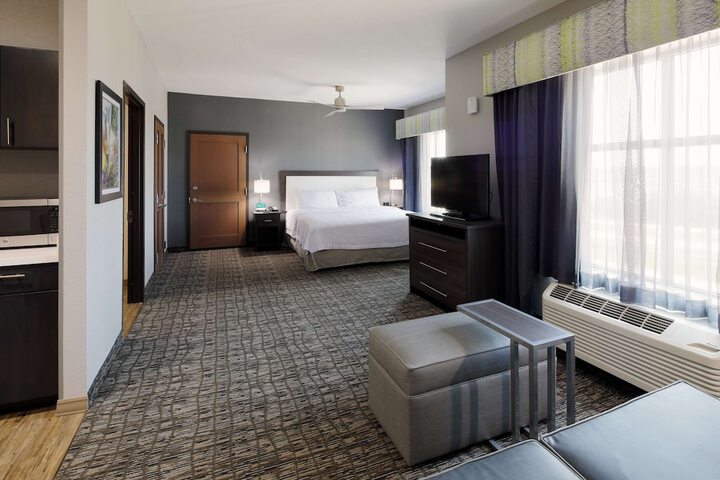 Room 11 of 25