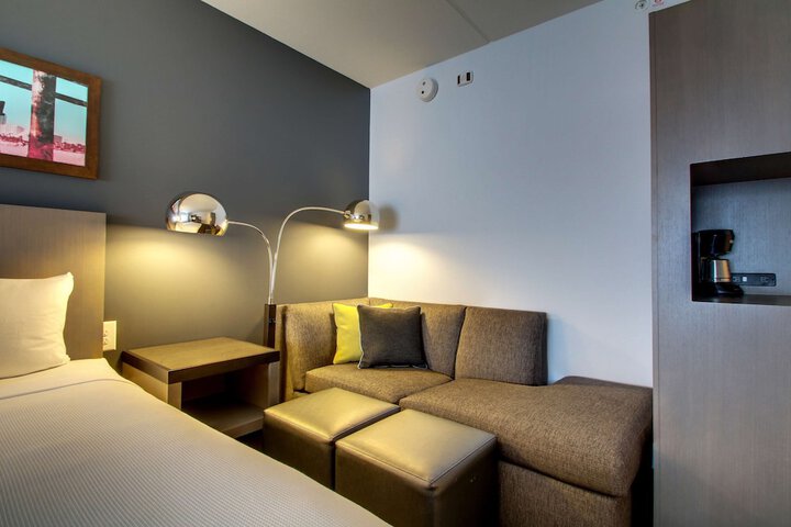 Room 35 of 62