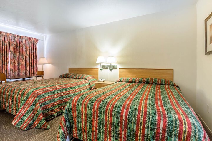Room 13 of 22