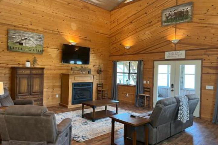 Strawberry River Ranch Cabin on 700 Acre Ranch
