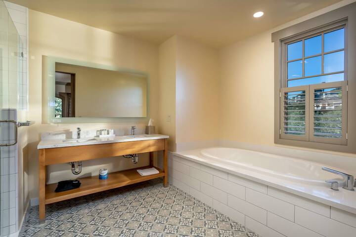 Room 8 of 21