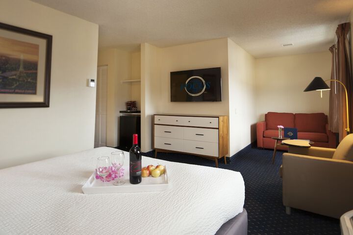 Room 12 of 33