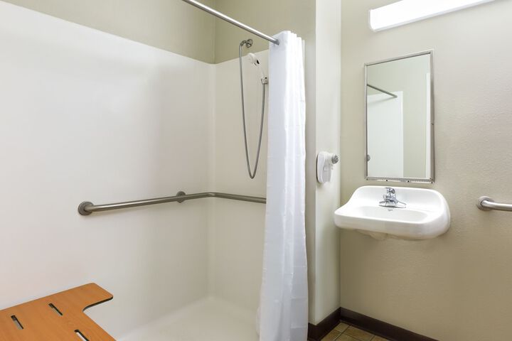 Room 8 of 37