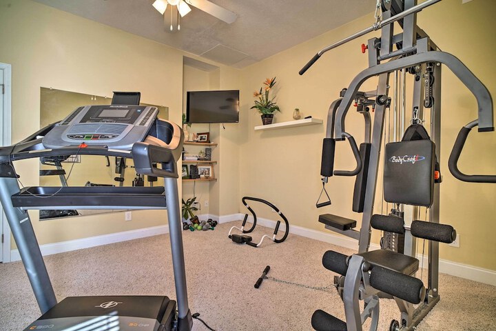 Spacious Baneberry Home w / Lake Douglas Views!