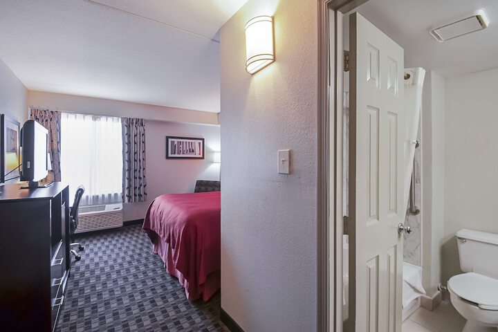 Room 13 of 35
