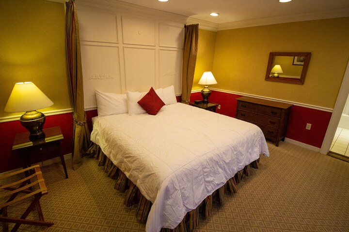 Room 64 of 81