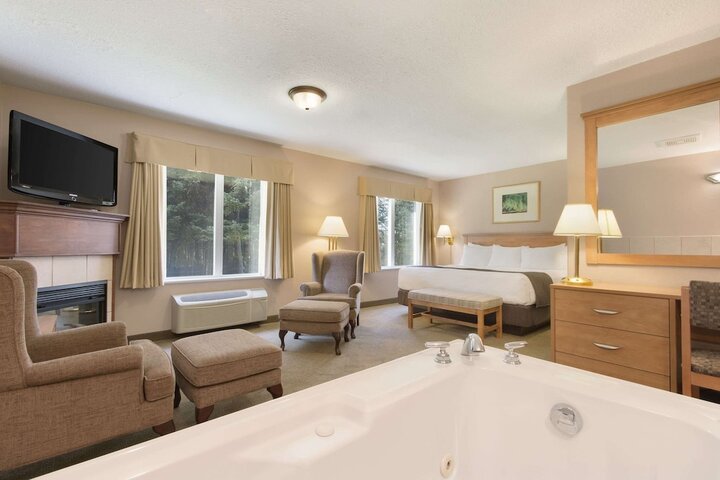 Room 9 of 28