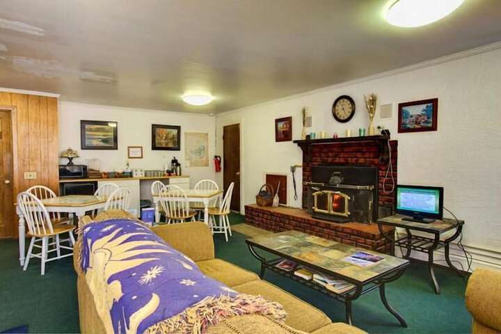 Room 8 of 19